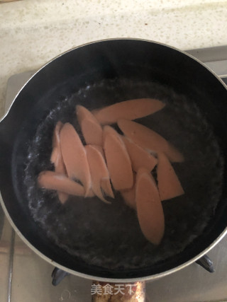 火腿肠油麦菜汤的做法步骤：1