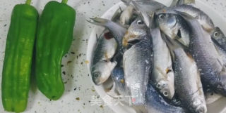 香煎小鲫鱼的做法步骤：1