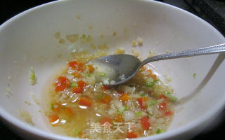 蒜茸焗龙虾尾的做法步骤：3