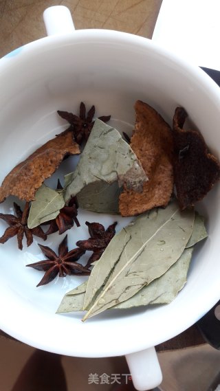 六旺子焖鸡的做法步骤：5