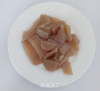 泡椒魔芋炒牛肉的做法步骤：2