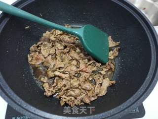 泡椒魔芋炒牛肉的做法步骤：7