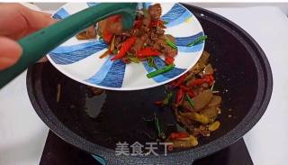 泡椒魔芋炒牛肉的做法步骤：9