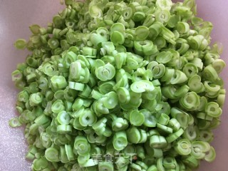 ￼￼四季豆粉丝肉包的做法步骤：8