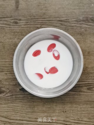 草莓克拉芙提的做法步骤：4