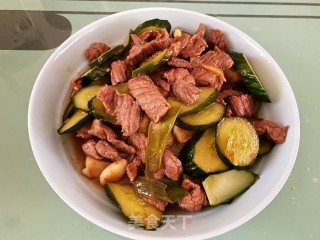 黄瓜炒牛里脊的做法步骤：7