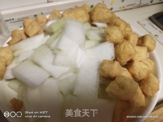 肉片烧豆腐冬瓜的做法步骤：2