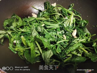 肉片炒红薯叶的做法步骤：5