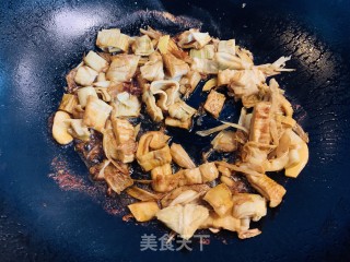火麻仁双笋烧黄鱼的做法步骤：7