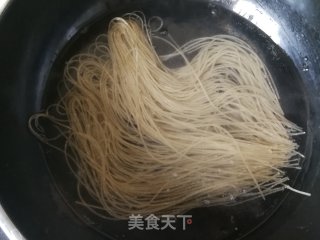 千张炒粉条的做法步骤：2