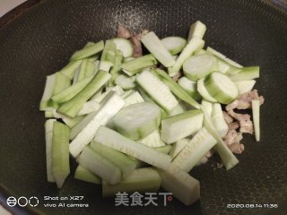 肉片烧丝瓜的做法步骤：5