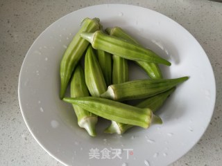 蒜蓉粉丝蒸秋葵的做法步骤：1