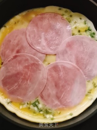 火腿鸡蛋饼的做法步骤：6