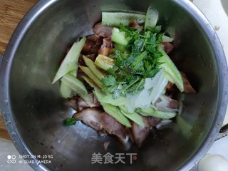 猪头肉拌黄瓜的做法步骤：3