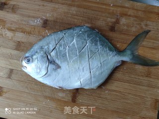 红烧金昌鱼的做法步骤：2