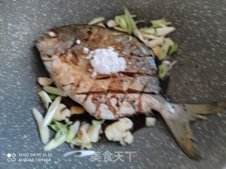 红烧金昌鱼的做法步骤：5