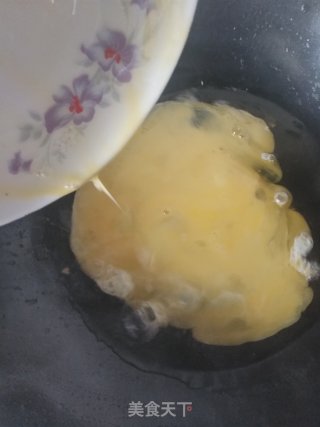 超好吃的胡萝卜木耳炒鸡蛋的做法步骤：3