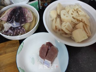 墨鱼干莲藕煲瘦肉的做法步骤：3