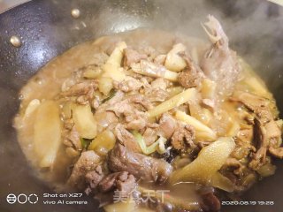 嫩姜啤酒鸭的做法步骤：9