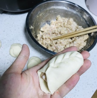 百合鲜肉包的做法步骤：13