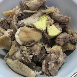 虫草花煲鸡的做法步骤：1