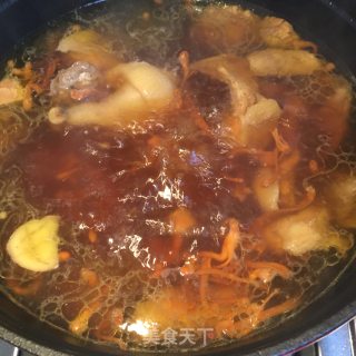 虫草花煲鸡的做法步骤：4