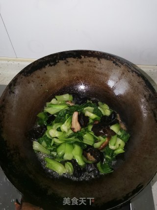 蚝油香菇油菜的做法步骤：3