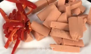 蒜薹炒火腿的做法步骤：1