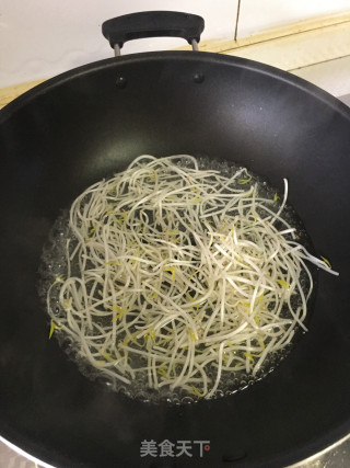 水煮鱼片的做法步骤：1