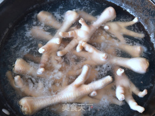 卤鸡爪的做法步骤：3