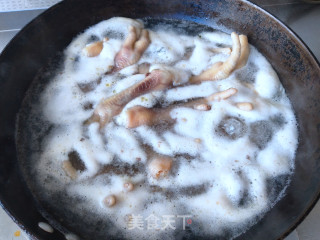 卤鸡爪的做法步骤：4