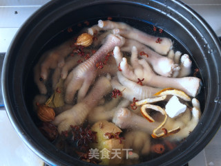 卤鸡爪的做法步骤：7
