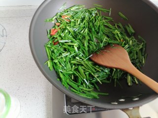 素炒韭菜的做法步骤：4