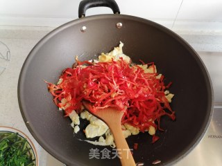 红椒炒鸡蛋的做法步骤：5