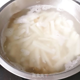 剁椒炒藕条的做法步骤：4