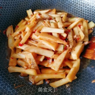 剁椒炒藕条的做法步骤：8