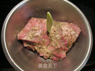 香草烤猪臀肉的做法步骤：2