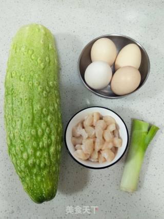 鲜贝鸡蛋黄瓜包的做法步骤：1