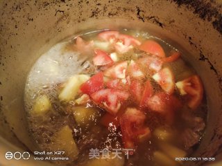 牛腩土豆西红柿汤的做法步骤：5