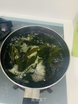 凉拌海带结的做法步骤：2