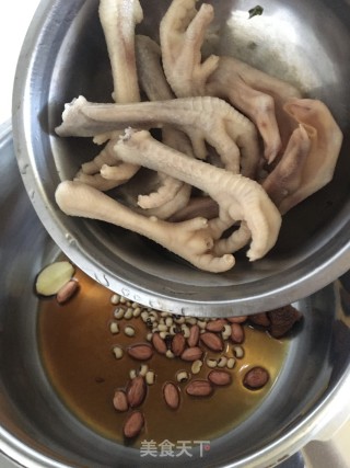 鸡爪花生汤的做法步骤：5