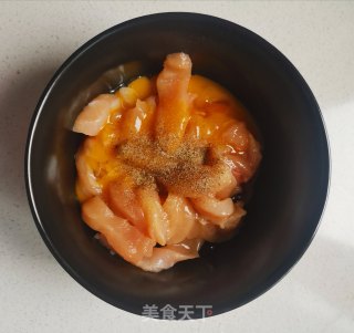 糖醋鸡胸肉的做法步骤：3