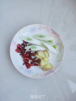 鸡翅烧腐竹的做法步骤：4