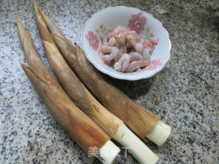 虾仁与鞭笋的做法步骤：1