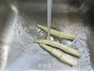 虾仁与鞭笋的做法步骤：2