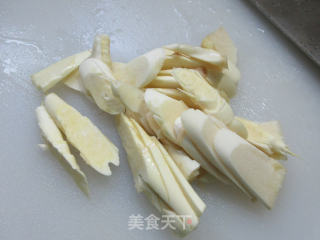 虾仁与鞭笋的做法步骤：3