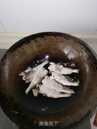 红烧小黄鱼的做法步骤：3