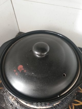 砂锅腊肉煲仔饭的做法步骤：5