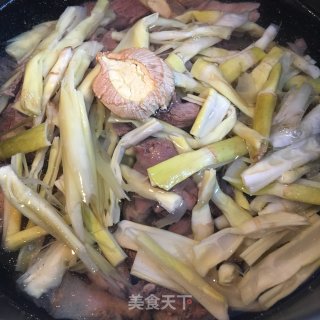 笋尖老鸭汤的做法步骤：4