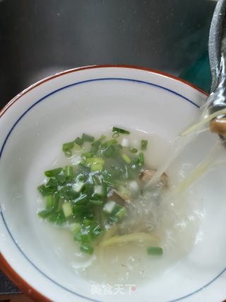 香菇鸡丝汤的做法步骤：7
